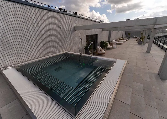 Sky Pool Escape Luxury In Center 아파트 *